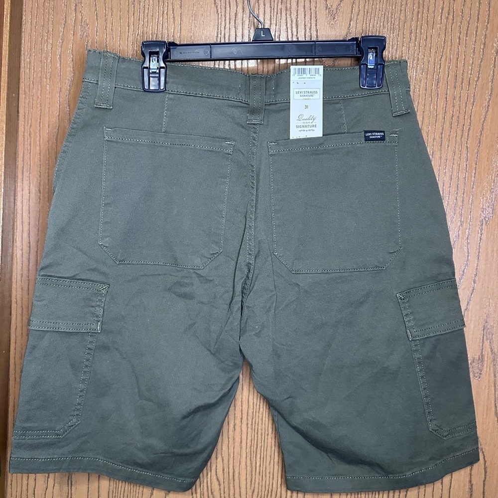 Levi Strauss Signature Essential Cargo Shorts size 31 NWT - Picture 2 of 4